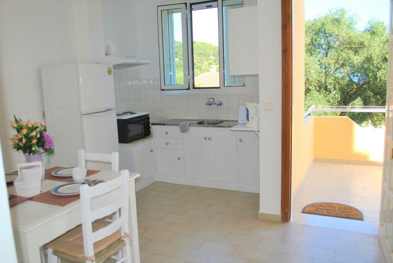 Lefkothea Apartments Kassiopi Ngoại thất bức ảnh