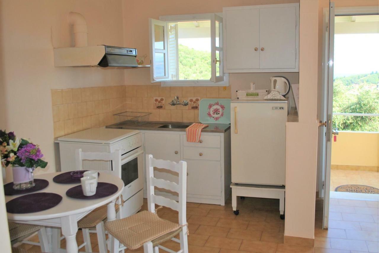 Lefkothea Apartments Kassiopi Ngoại thất bức ảnh